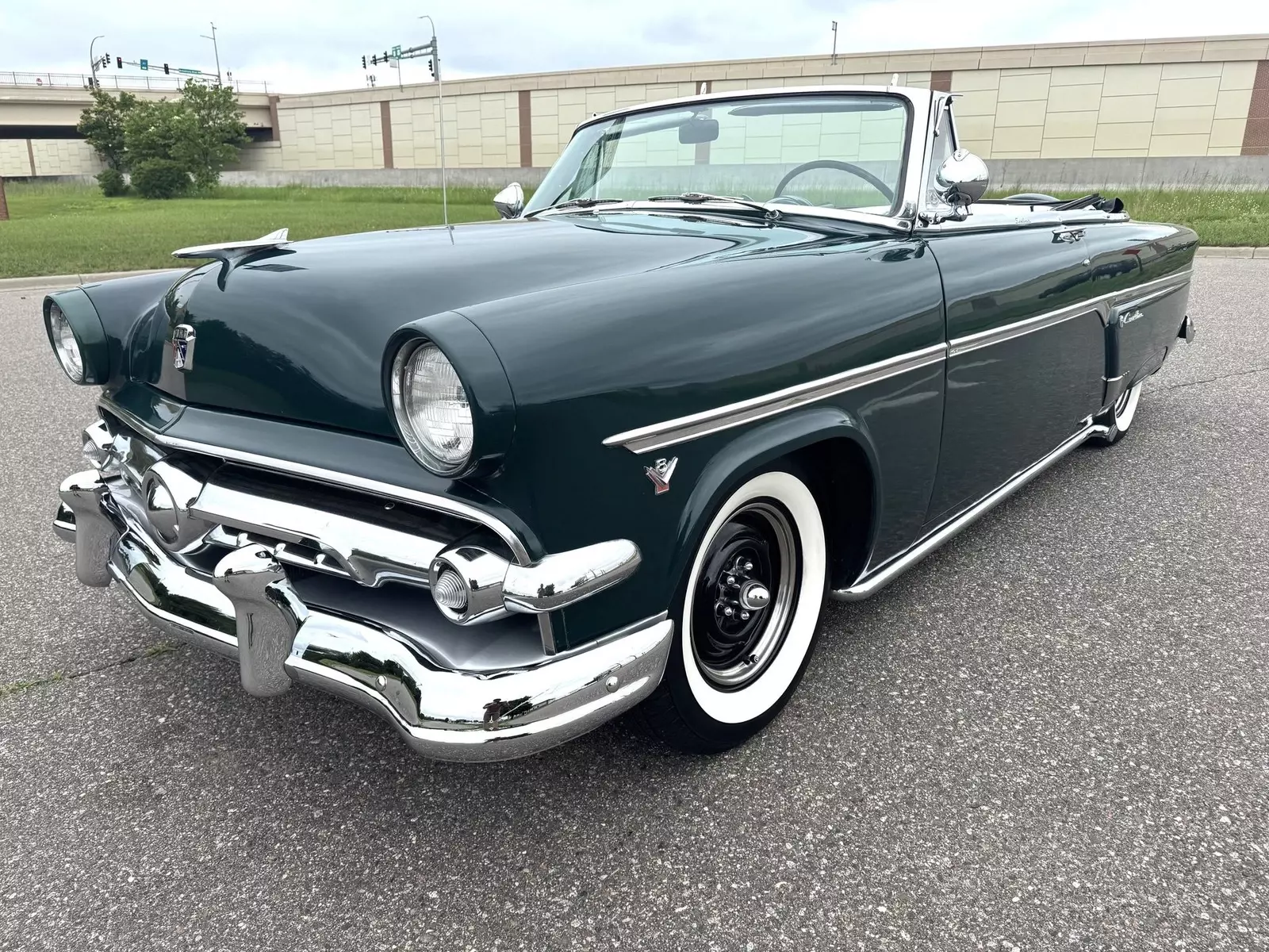 1954 Ford Crestline Sunliner - photo 8