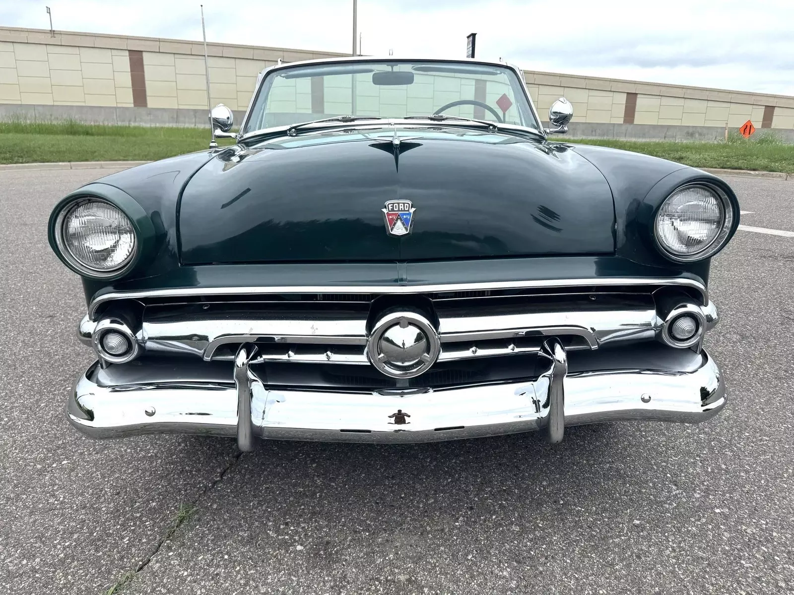1954 Ford Crestline Sunliner - photo 9
