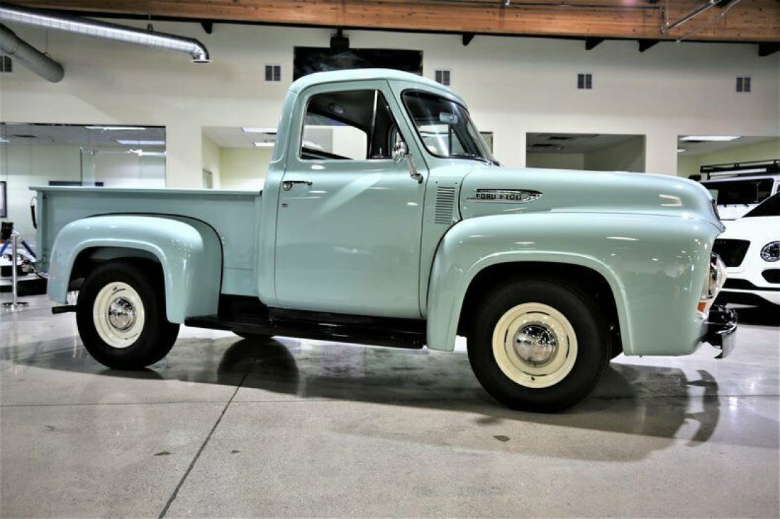 1954 Ford F-100
