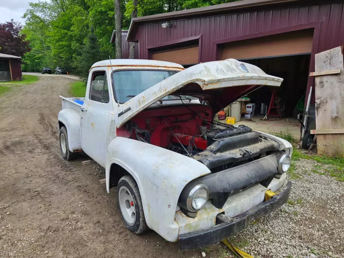 1954 Ford F100 Pickup. 6v, 3 on the tree, runs, drives, sto 1954 Ford F-100