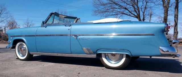 1954 Ford Sunliner Crestline Convertible - photo 2