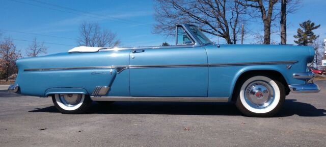 1954 Ford Sunliner Crestline Convertible - photo 4