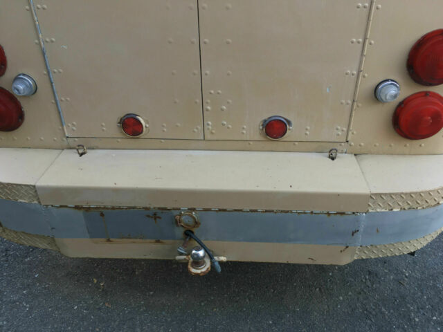 1954 GMC Grumann Step Van - photo 13