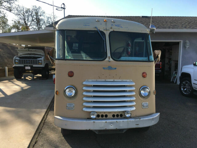 1954 GMC Grumann Step Van - photo 3