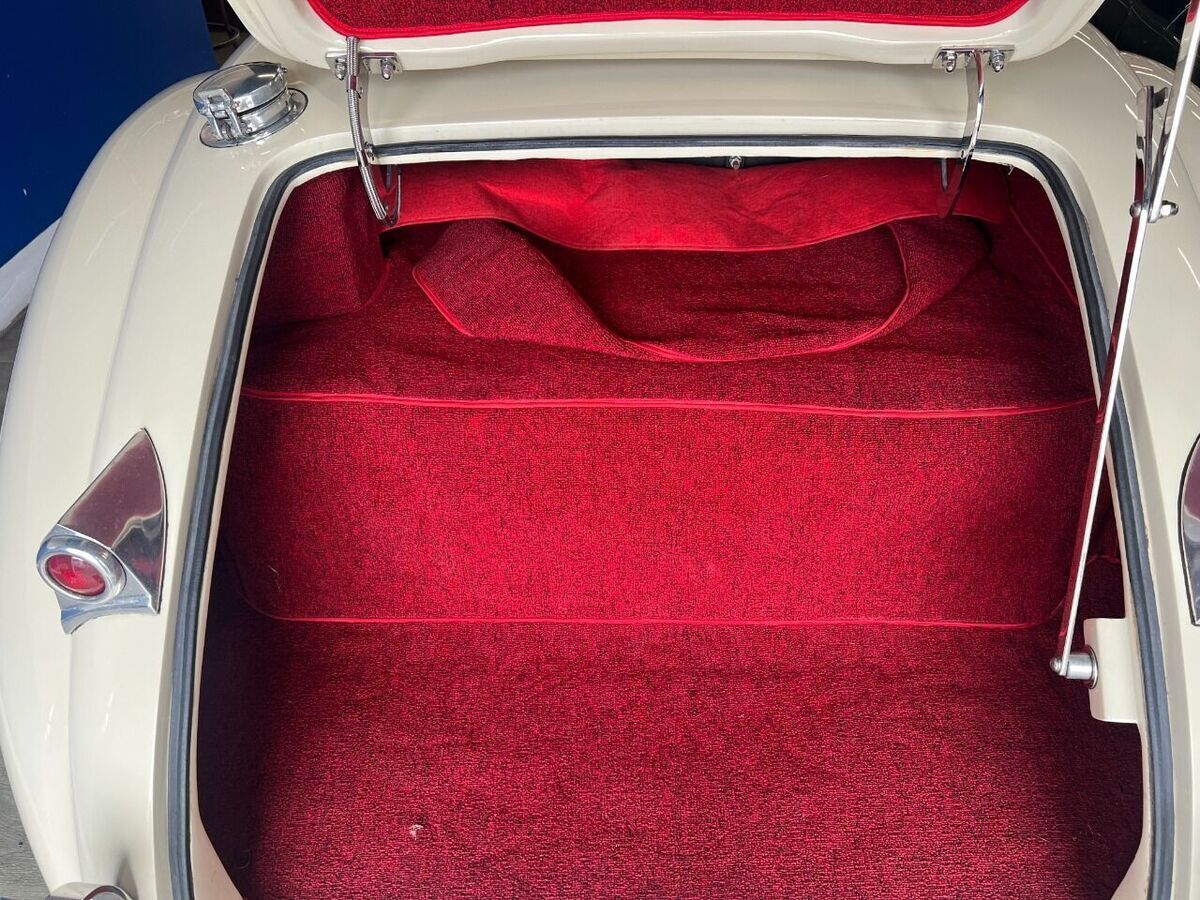 1954 Jaguar XK XK120 - photo 9