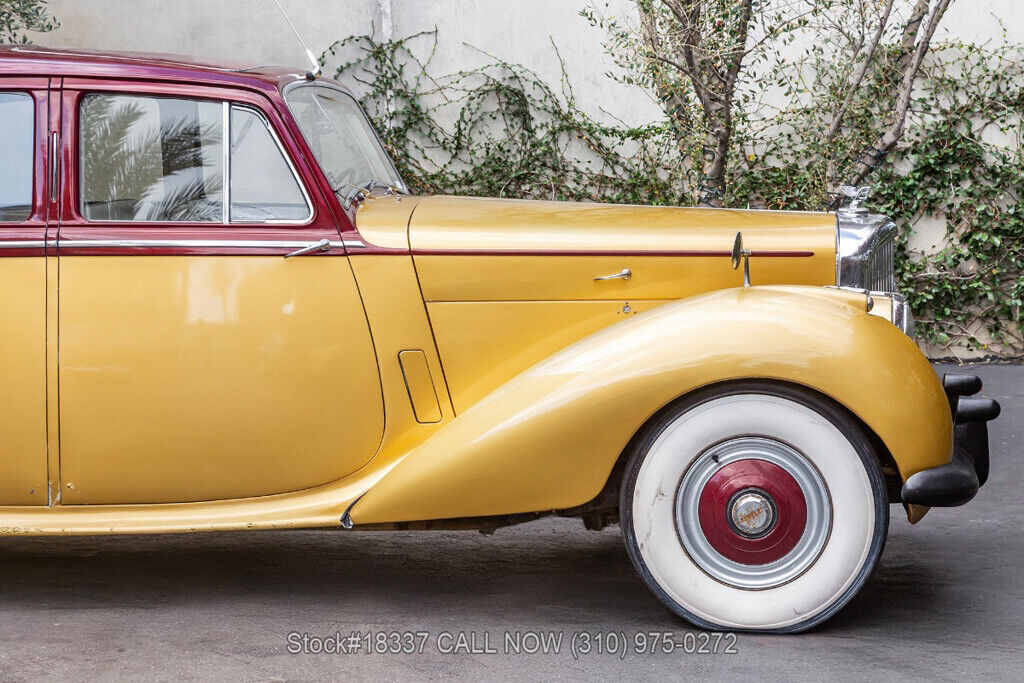 1954 Bentley R-Type Saloon Left-Hand-Drive - photo 10