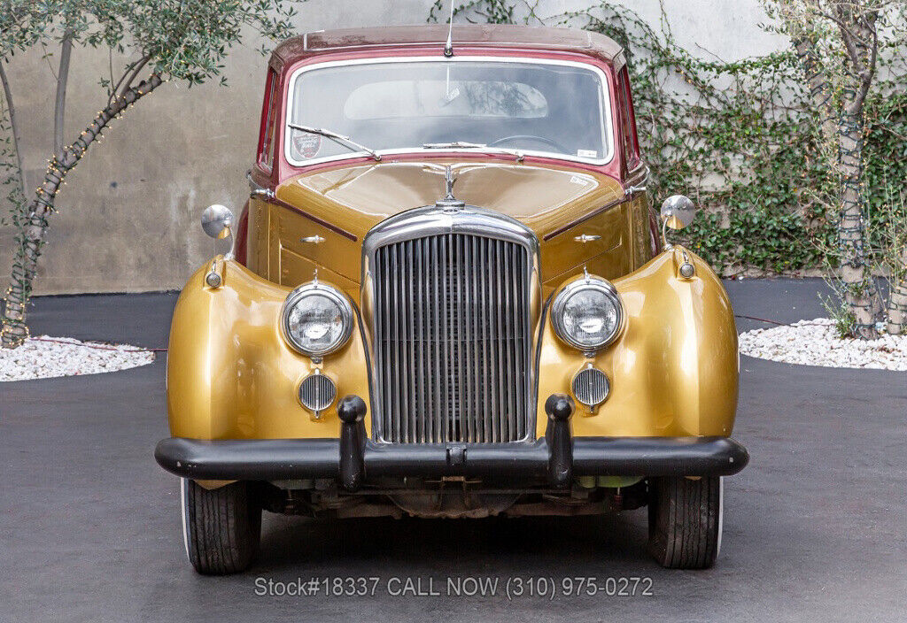 1954 Bentley R-Type Saloon Left-Hand-Drive - photo 2