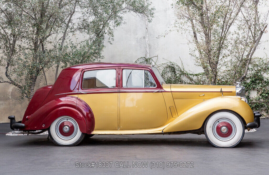 1954 Bentley R-Type Saloon Left-Hand-Drive - photo 4