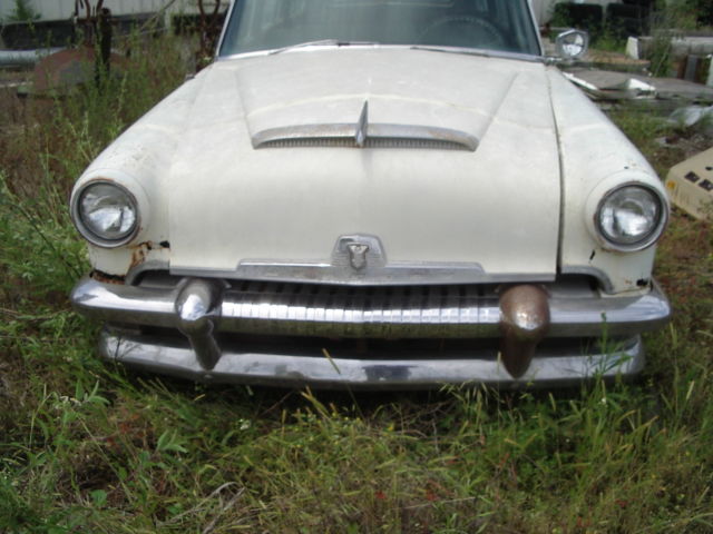 1954 Mercury Monterey Station Wagon - photo 2