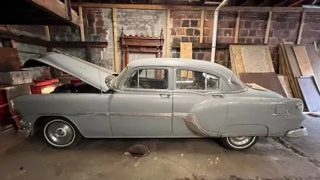 1954 PONTIAC STAR CHIEF, 4 DOOR, INLINE 8 CYLINDER, VIN# L8ZH11374 1954 Pontiac Star Chief STOCK