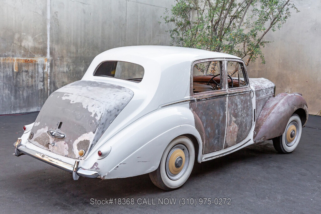1954 Bentley R-Type Saloon Right-Hand-Drive - photo 5