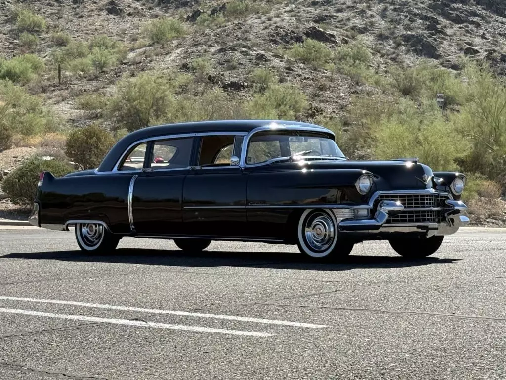 1955 Cadillac Fleetwood Series 75 Limousine - photo 11