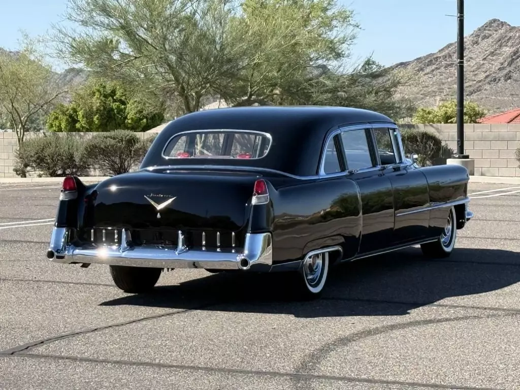1955 Cadillac Fleetwood Series 75 Limousine - photo 8