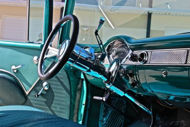 1955 Chevrolet Bel Air/150/210 2-Tone / Custom Paint / Resto-Mod - photo 10