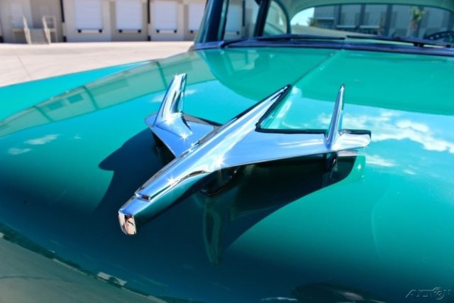 1955 Chevrolet Bel Air/150/210 2-Tone / Custom Paint / Resto-Mod - photo 2