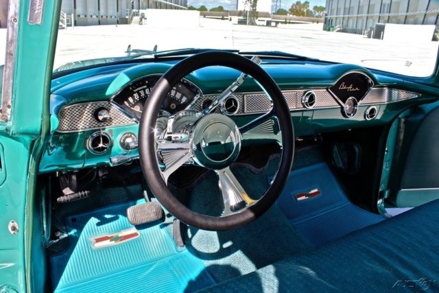 1955 Chevrolet Bel Air/150/210 2-Tone / Custom Paint / Resto-Mod - photo 9