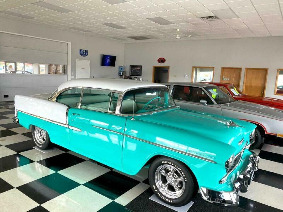 1955 Chevrolet Bel Air/150/210 Belair V-8 2-dr hardtop - photo 2