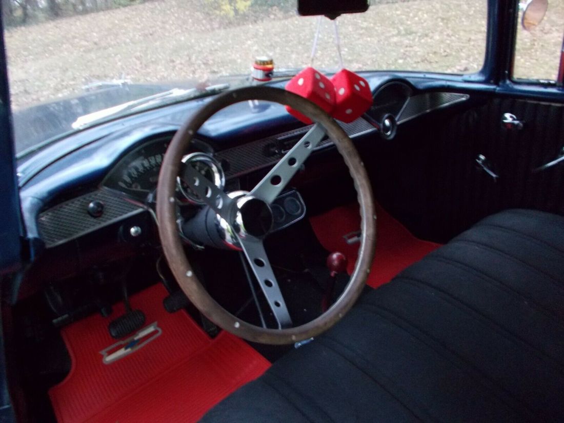 1955 Chevrolet Bel Air/150/210 ribbed door panels black cloth seat - photo 5