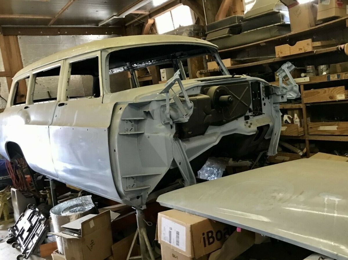 1955 Chrysler Town & Country - photo 2