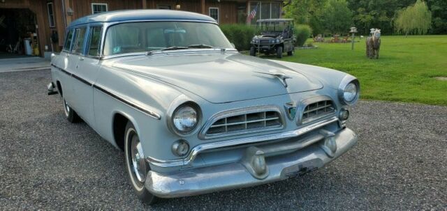 1955 Chrysler Town and Country Wagon - photo 2