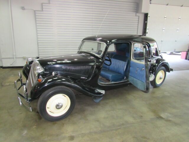 1955 Citroen 11bl Légéré Sedan 74,900 Miles Black 4CLY Manual 1955 Citroën 11bl Légéré Sedan --