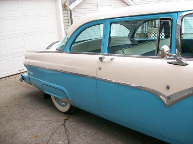 1955 Ford Fairlane Base - photo 3