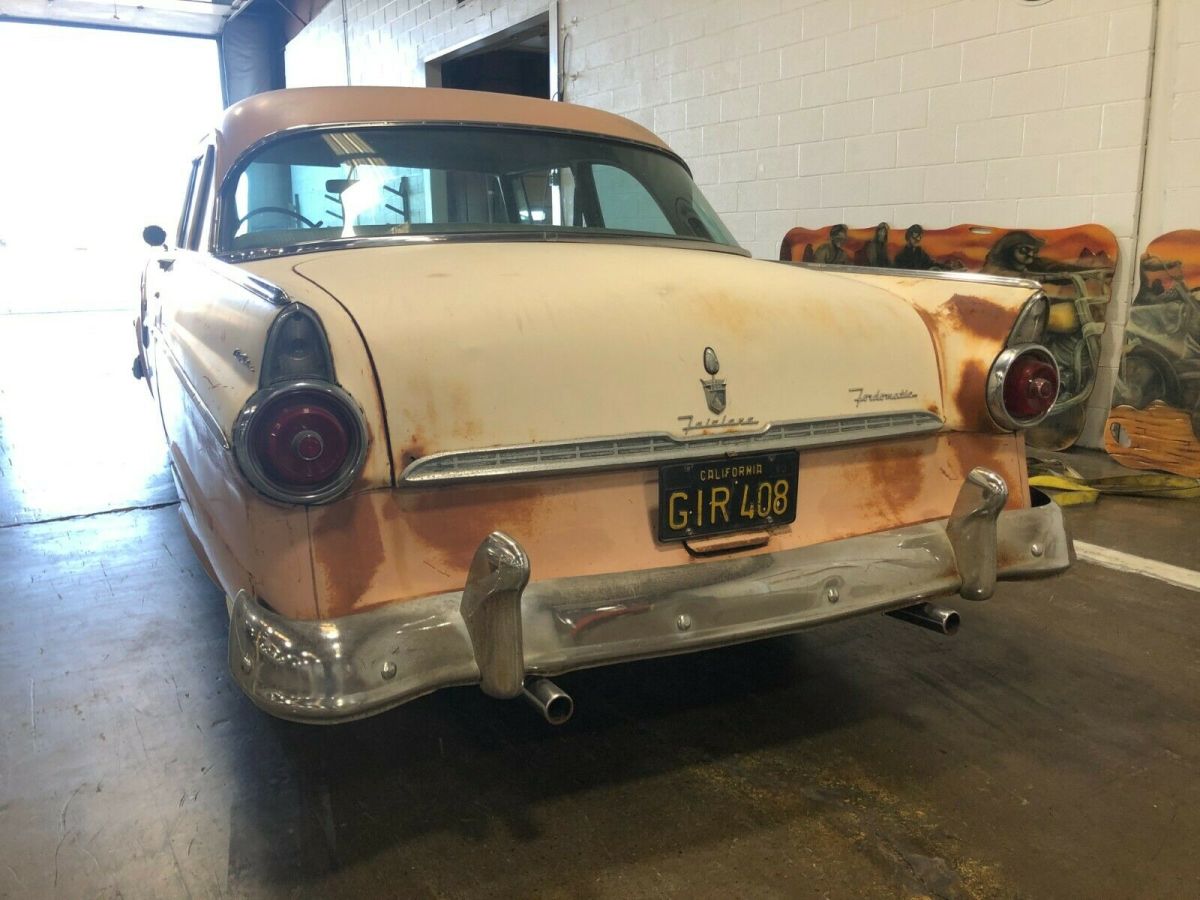 1955 Ford Club Sedan - photo 6