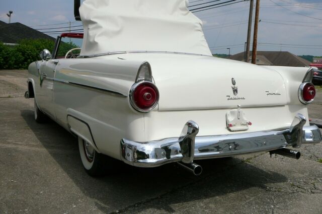 1955 Ford Sunliner Convertible - photo 3