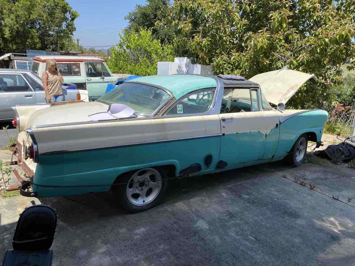1955 Ford Crown Victoria - photo 2