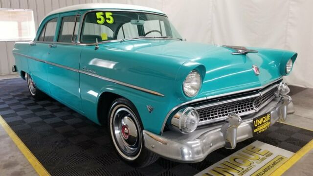 1955 Ford Customline Sedan - photo 3