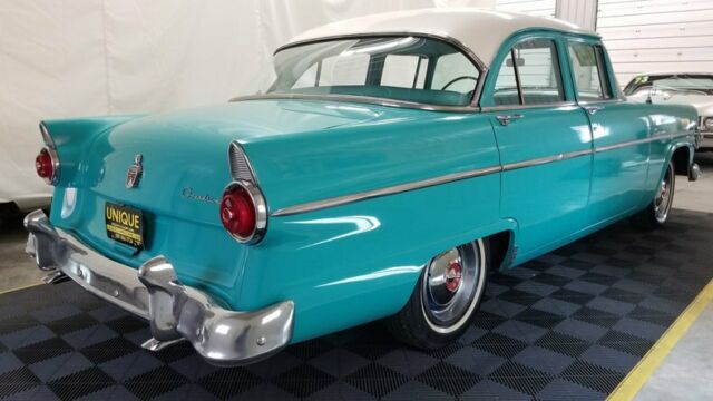 1955 Ford Customline Sedan - photo 4