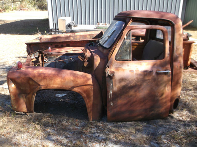 1955 ford f100 . COMPLETE 2 BEDS MINUS FRAME LOTS OF OTHER PARTS WITH TRUCK 1955 Ford F-100