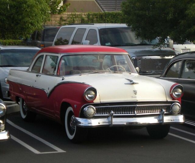 1955 Ford Fairlane 2 DOOR