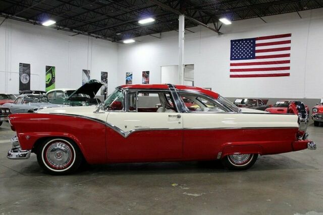 1955 Ford Fairlane Crown Victoria - photo 2