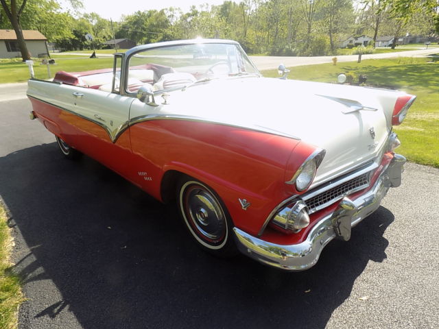 1955 Ford Fairlane Sunliner convertible - photo 2