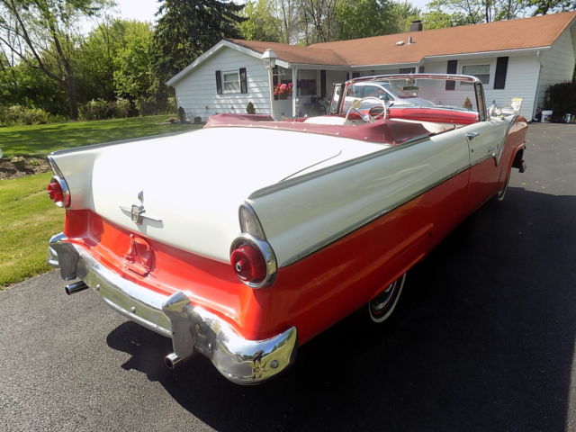 1955 Ford Fairlane Sunliner convertible - photo 3