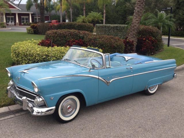 1955 Ford Fairlane Sunliner