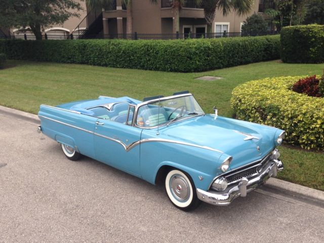1955 Ford Fairlane Sunliner - photo 2