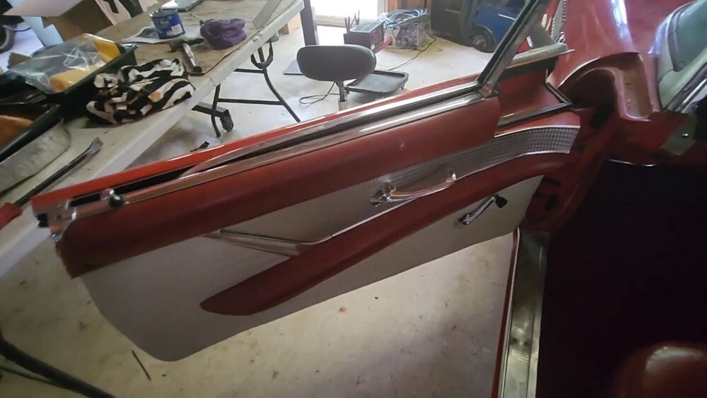 1955 Ford Thunderbird Garage find! Complete restoration before being parked! - photo 13