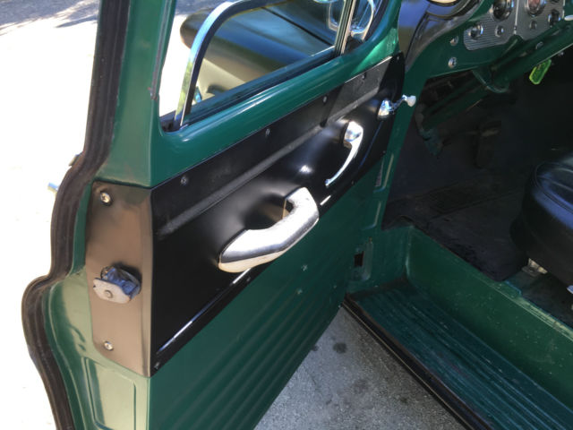 1955 GMC Suburban Carrier - photo 11