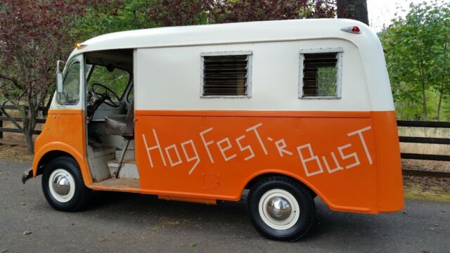1955 International Harvester Metro RM-120 - photo 5