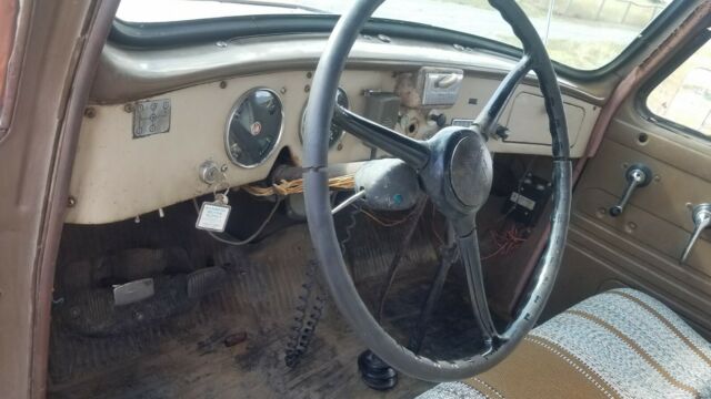 1955 International Harvester R130 - photo 12
