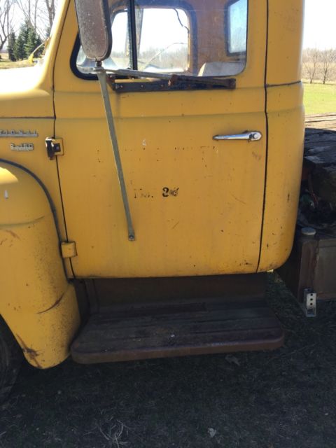 1955 International Harvester R-160 - photo 11