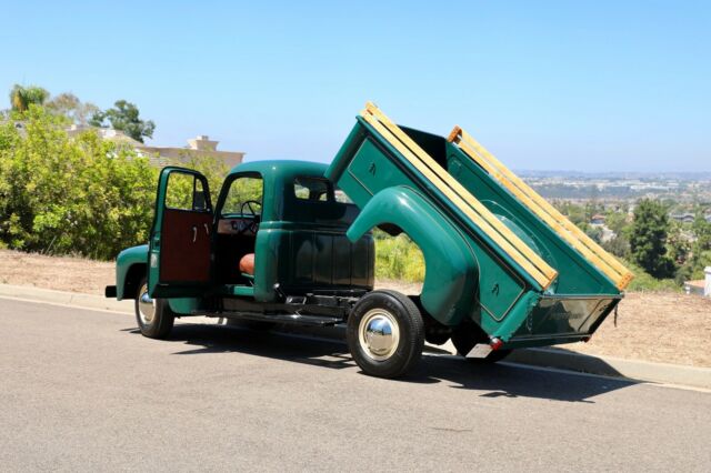 1955 International Harvester R120 dump truck - photo 10