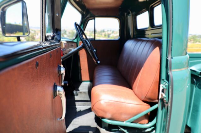 1955 International Harvester R120 dump truck - photo 5