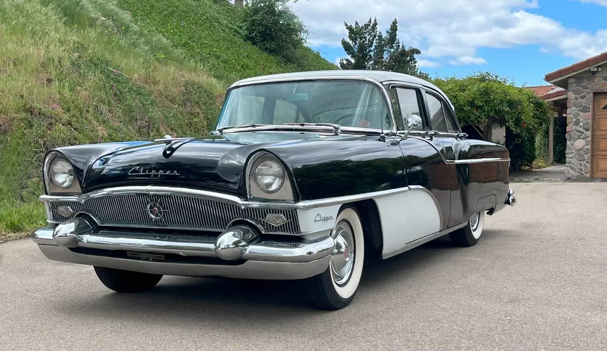 1955 Packard Clipper Custom Touring Sedan 1955 Packard Clipper Two-Tone Paint