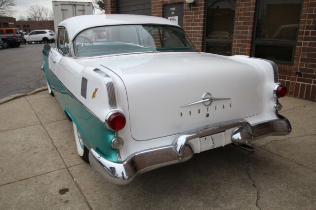 1955 Pontiac Chieftain - 2 Door - Fully Restored - photo 4