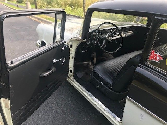 1955 Pontiac Bonneville - photo 11