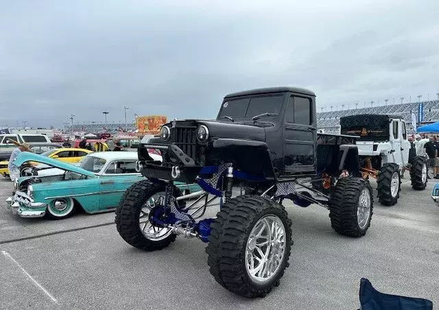 1955 Willys Jeep Custom 4Link Lifted SEMA Build Monster Truck Straight Axle SHOW 1955 Willys