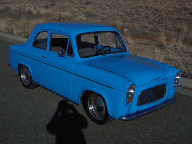 1956 Ford Anglia 100E - photo 4